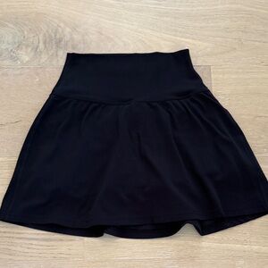 Lululemon Athletica Black A-Line Skirt size 2